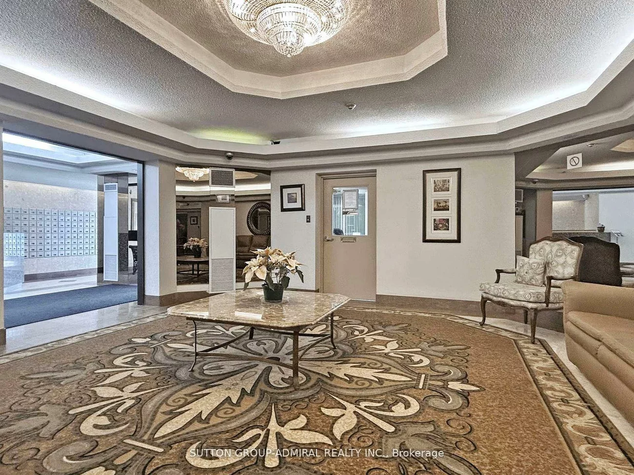 100, Antibes, Westminster-Branson, Toronto