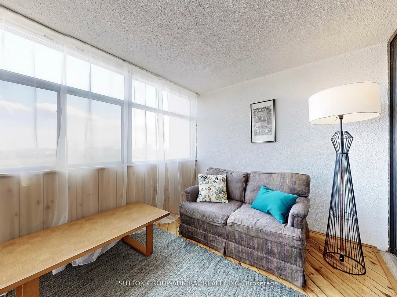 100, Antibes, Westminster-Branson, Toronto