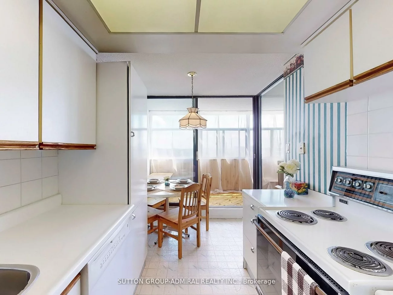 100, Antibes, Westminster-Branson, Toronto