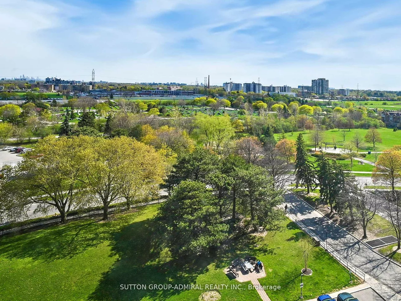 100, Antibes, Westminster-Branson, Toronto