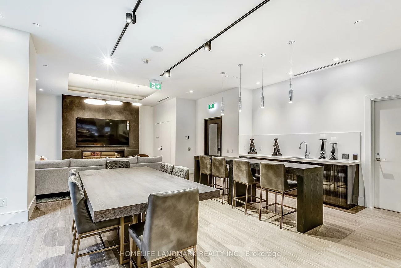 28, Widmer, Waterfront Communities C1, Toronto