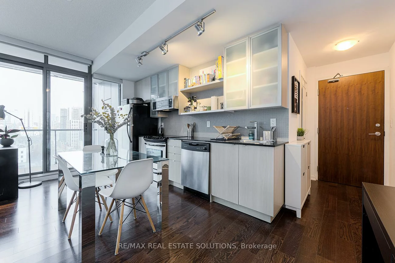 33, Lombard, Church-Yonge Corridor, Toronto