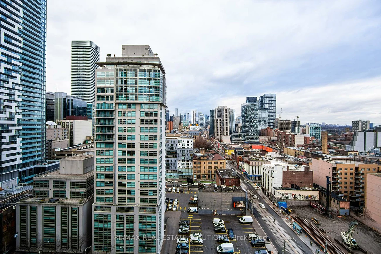 33, Lombard, Church-Yonge Corridor, Toronto