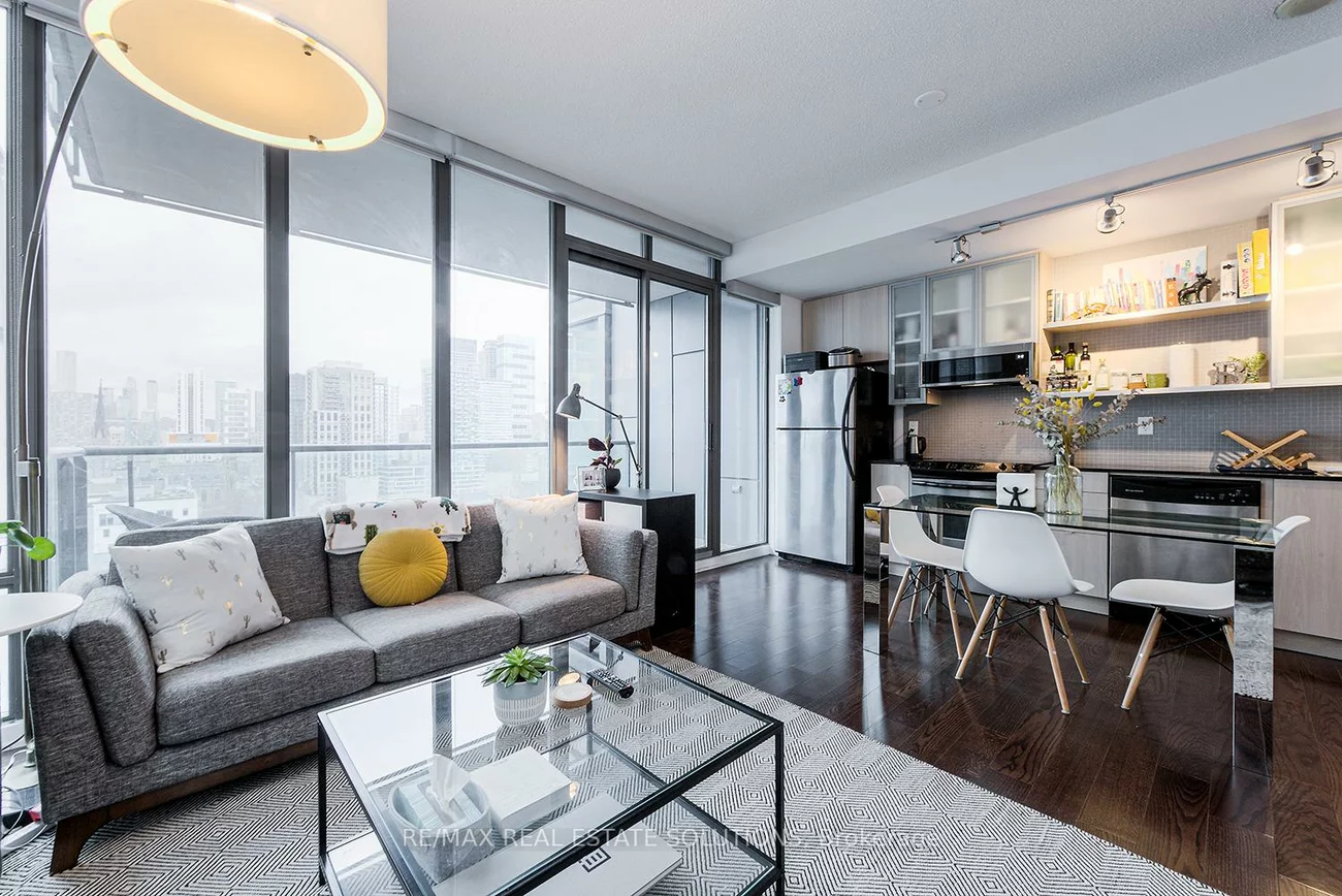 33, Lombard, Church-Yonge Corridor, Toronto