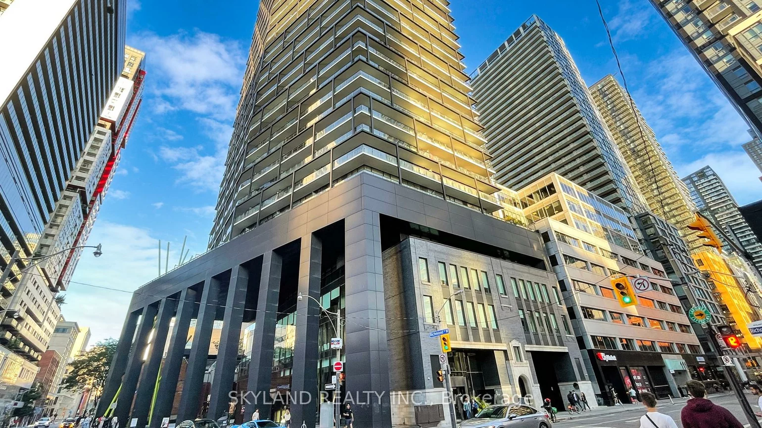 125, Peter, Waterfront Communities C1, Toronto
