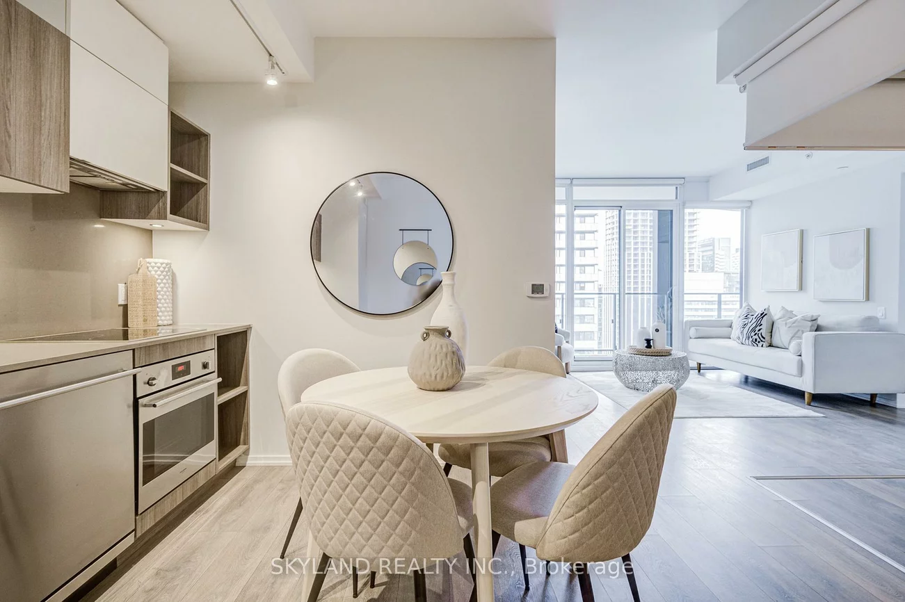 125, Peter, Waterfront Communities C1, Toronto