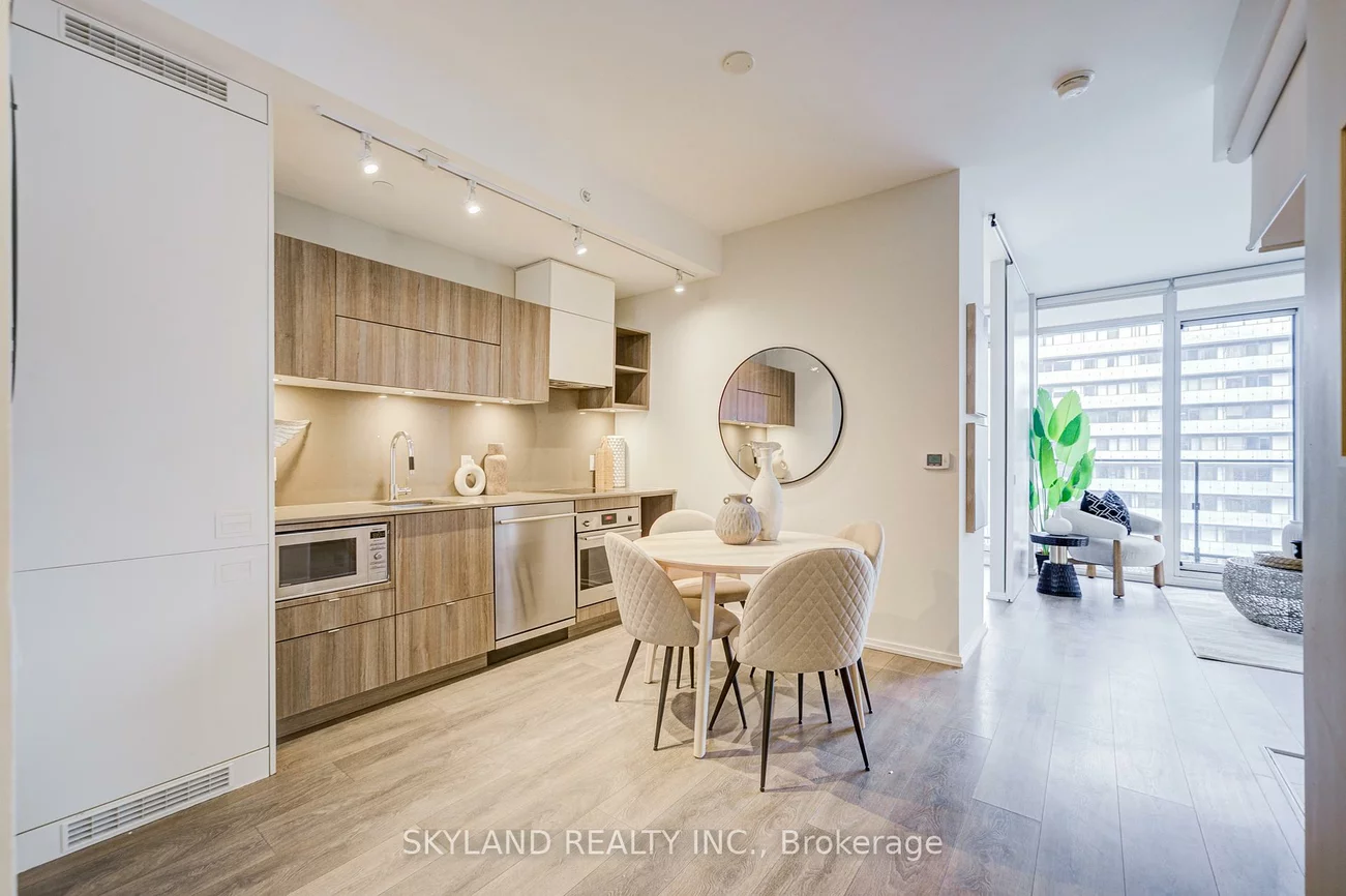 125, Peter, Waterfront Communities C1, Toronto