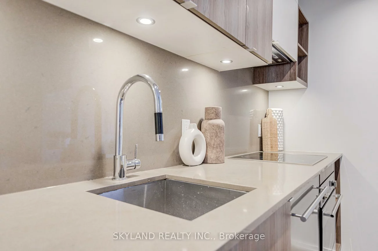 125, Peter, Waterfront Communities C1, Toronto