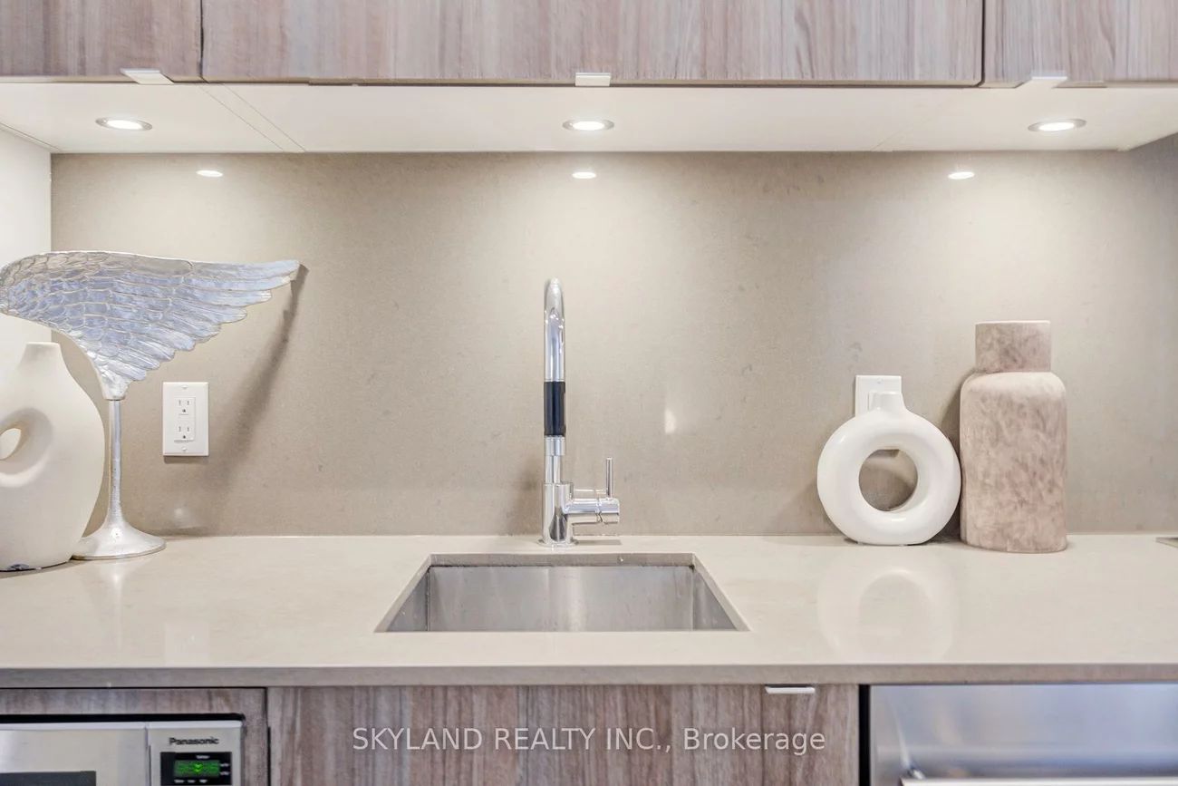 125, Peter, Waterfront Communities C1, Toronto