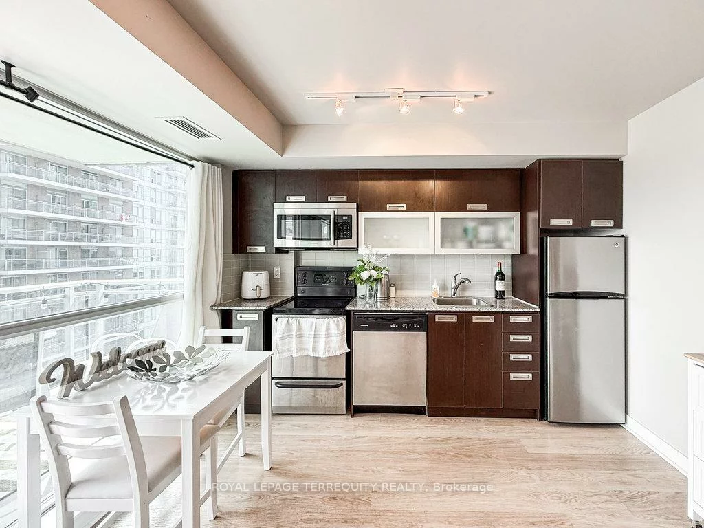 100, Western Battery, Niagara, Toronto