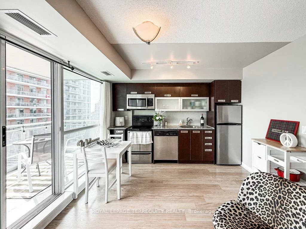 100, Western Battery, Niagara, Toronto