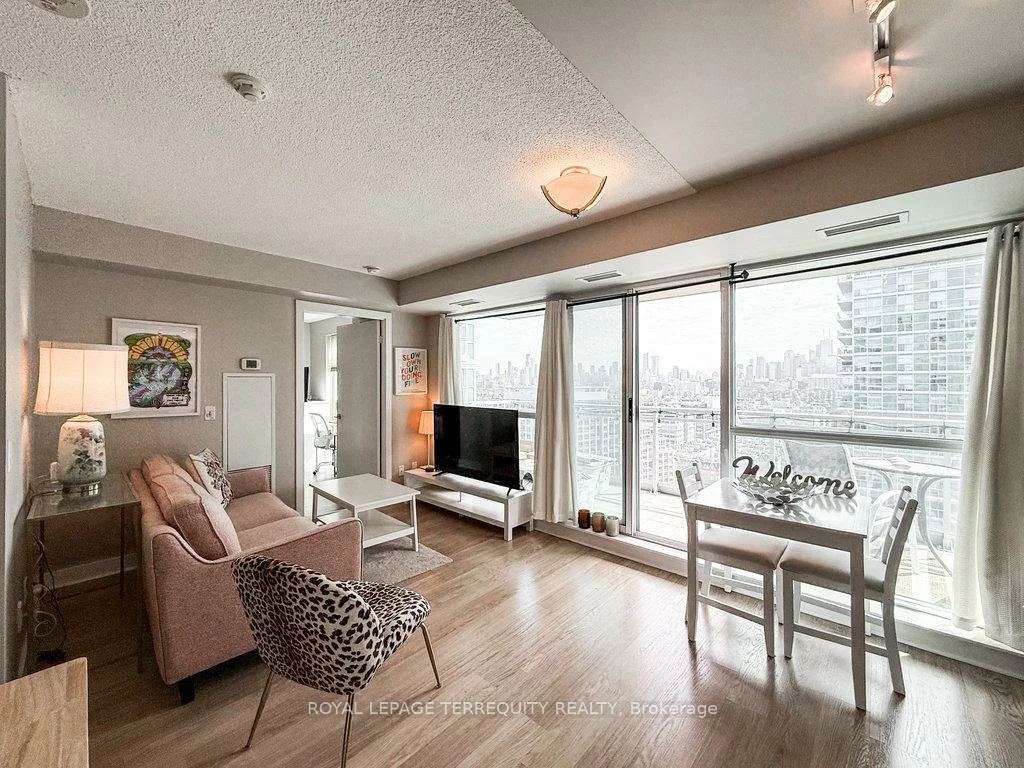 100, Western Battery, Niagara, Toronto