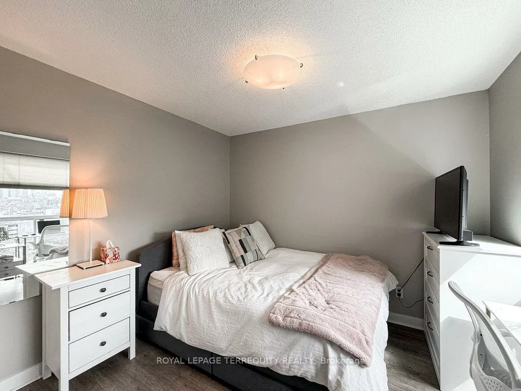 100, Western Battery, Niagara, Toronto