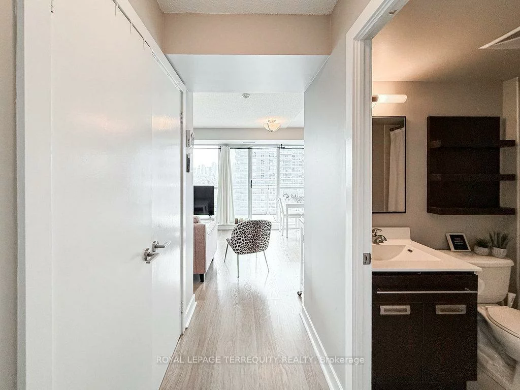 100, Western Battery, Niagara, Toronto