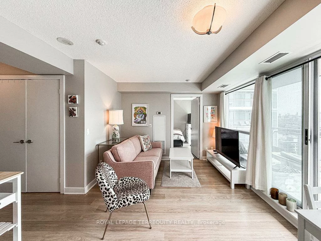 100, Western Battery, Niagara, Toronto