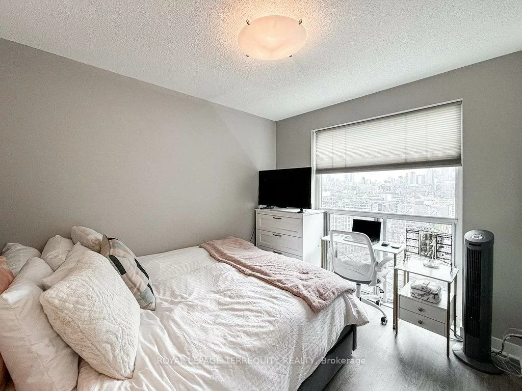 100, Western Battery, Niagara, Toronto