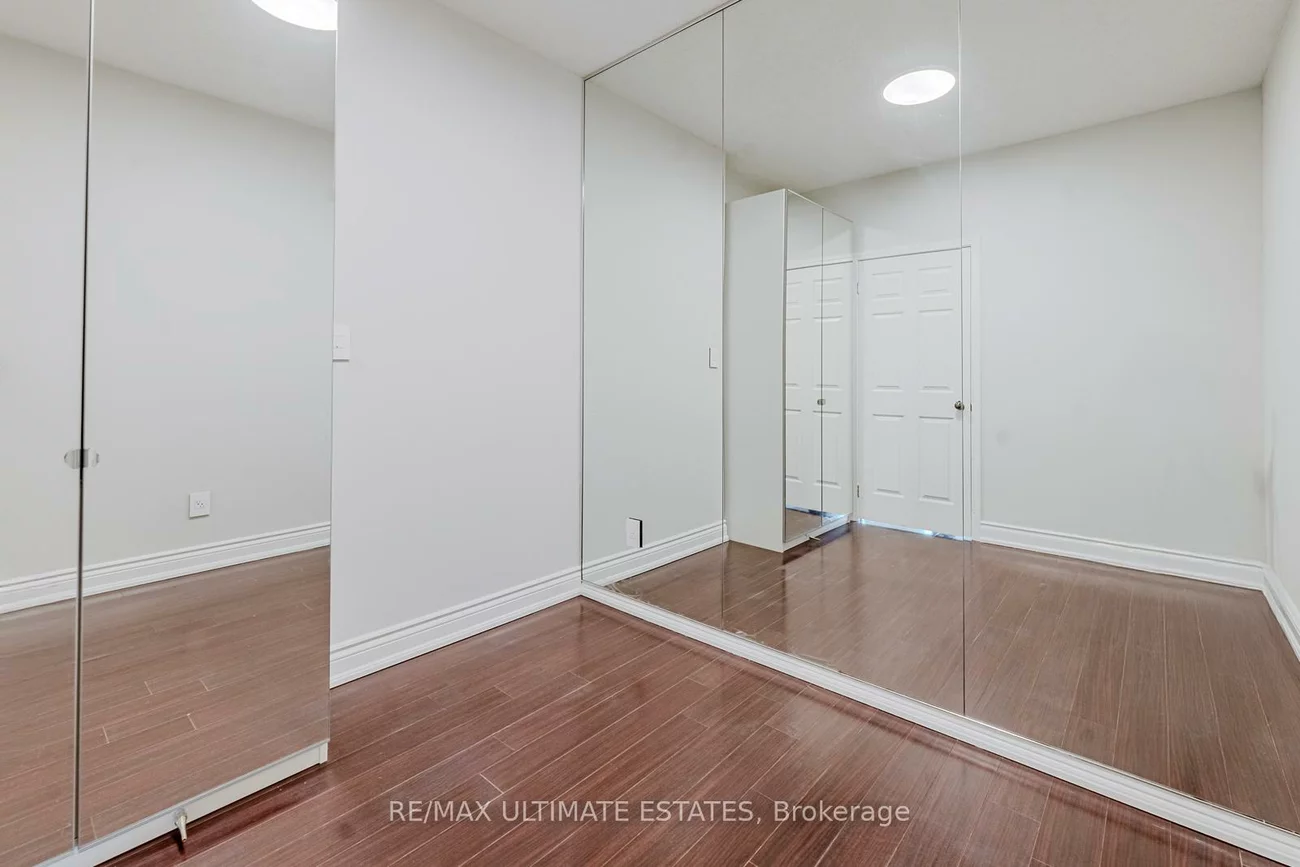 23, Lorraine, Willowdale West, Toronto