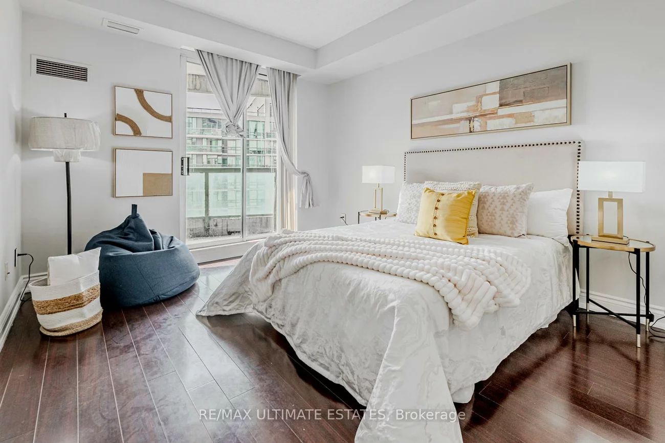 23, Lorraine, Willowdale West, Toronto