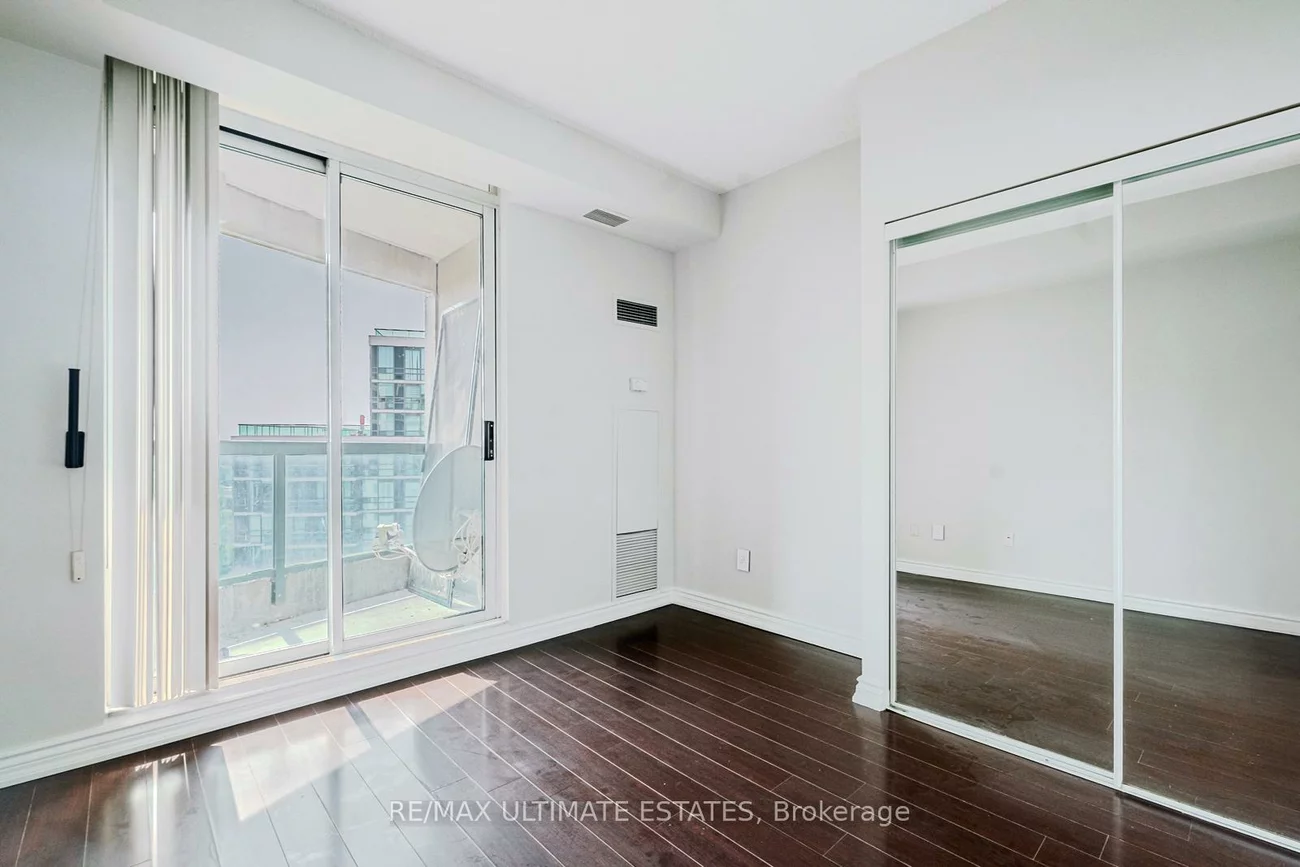 23, Lorraine, Willowdale West, Toronto