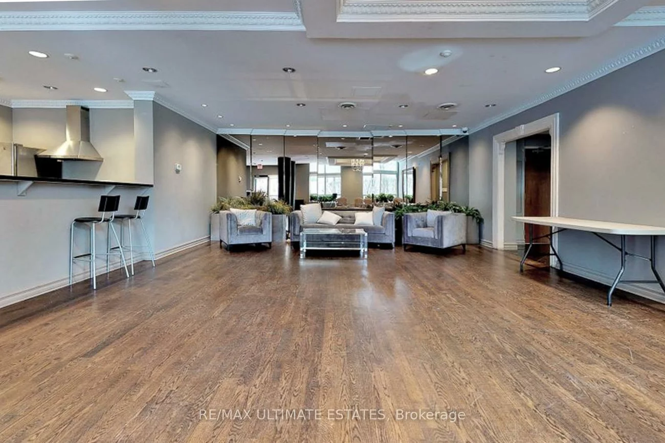 23, Lorraine, Willowdale West, Toronto