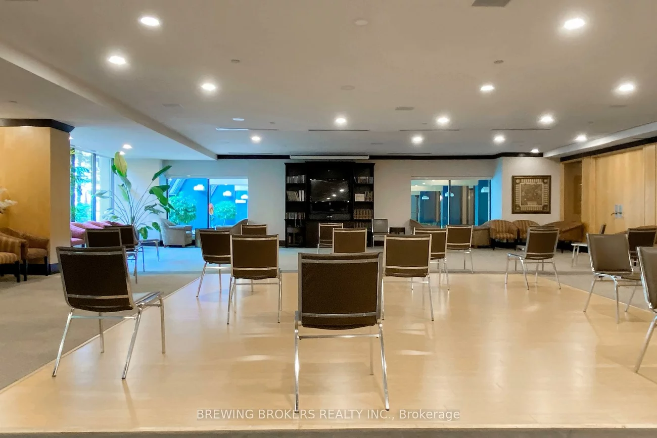 85, Skymark, Hillcrest Village, Toronto
