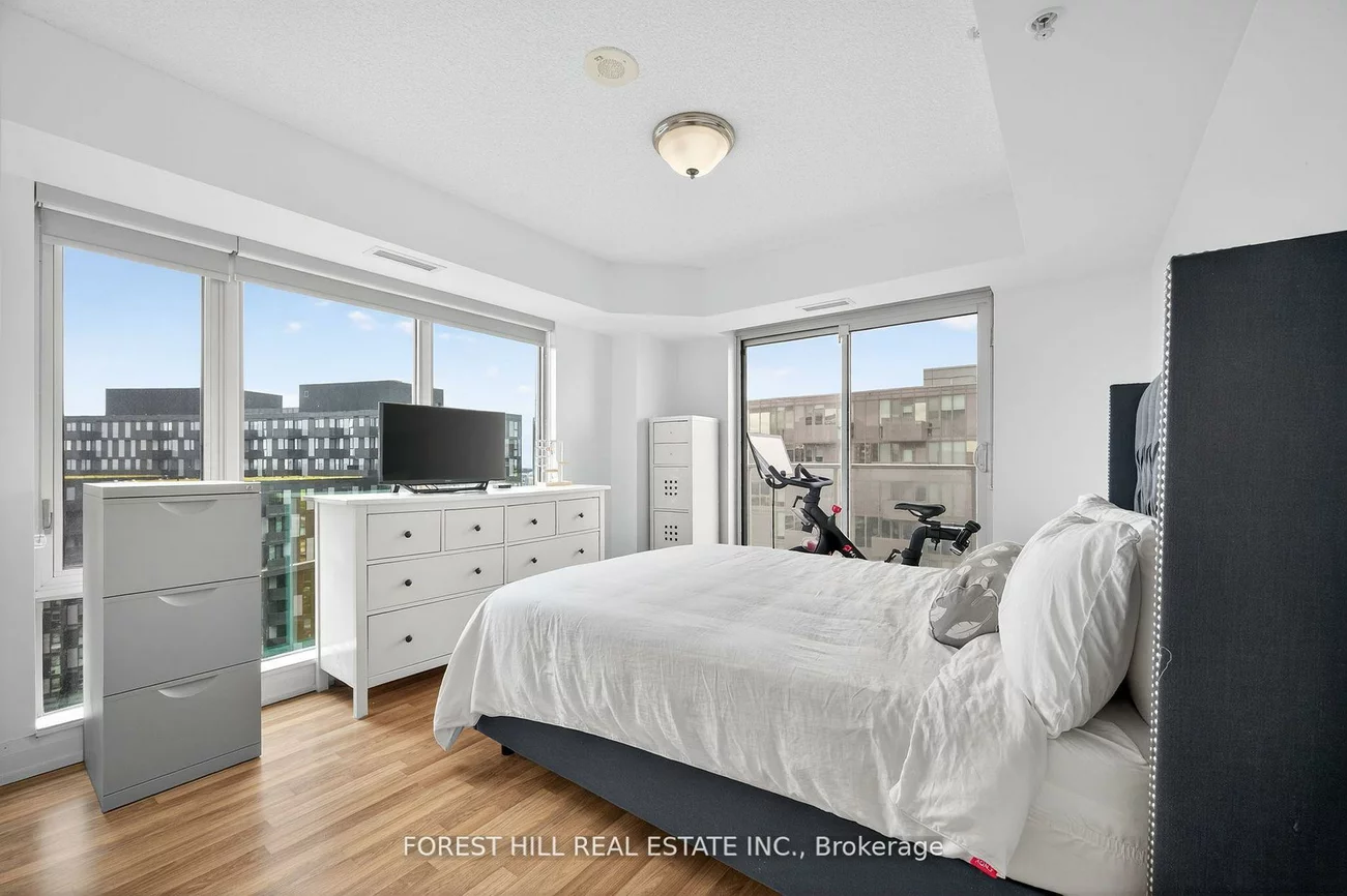 565, Wilson, Clanton Park, Toronto