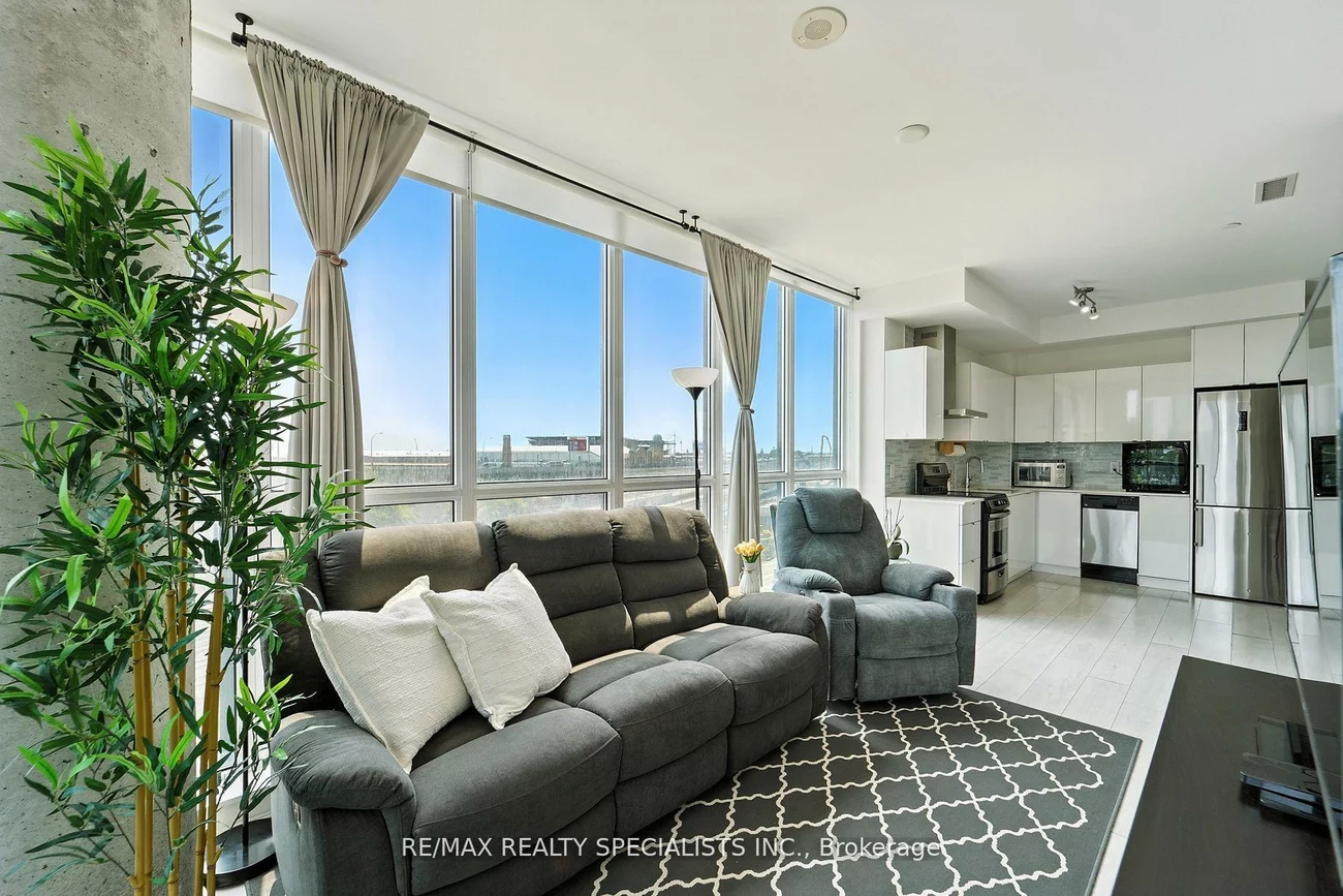 51, East Liberty, Niagara, Toronto