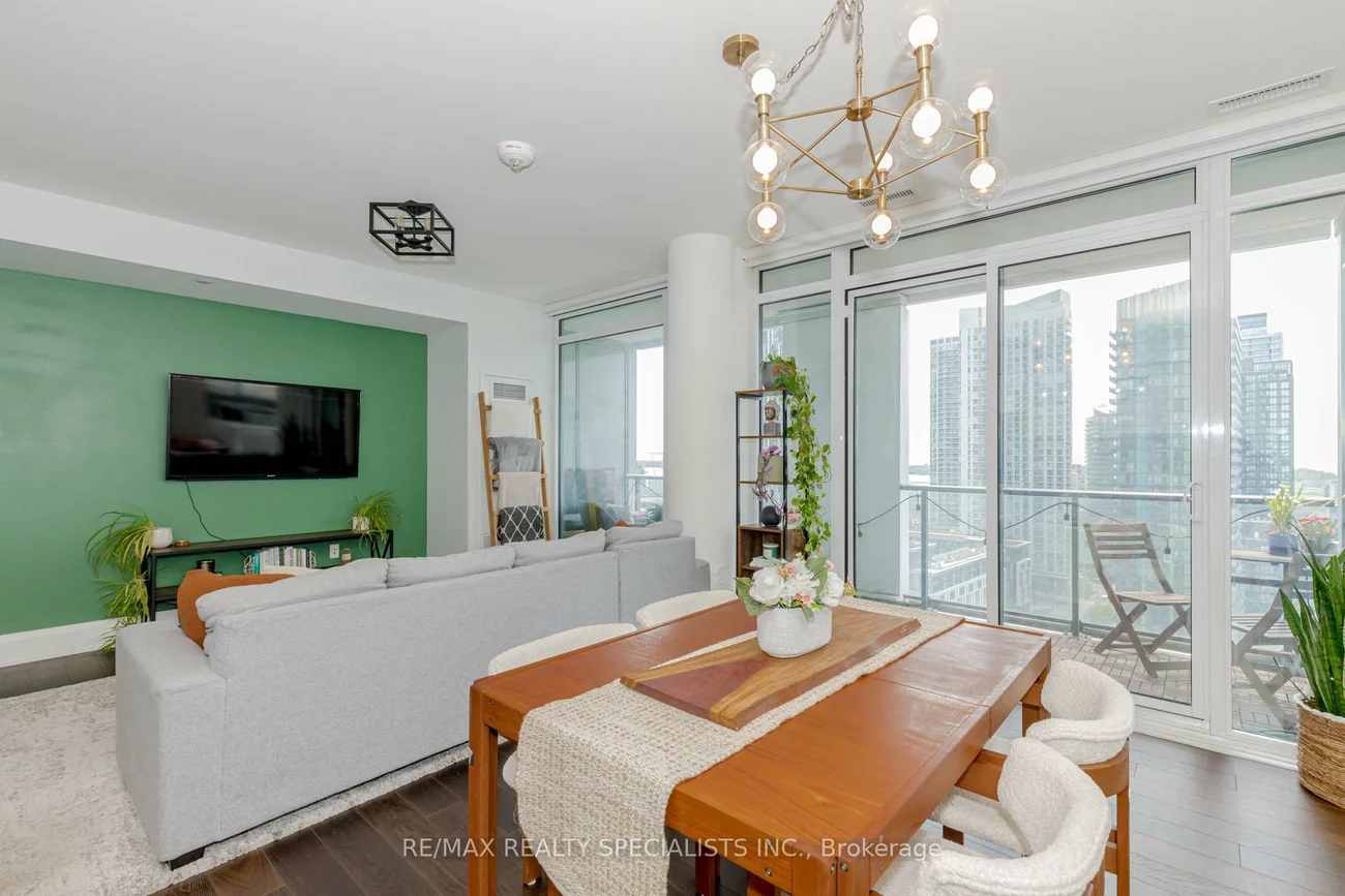 576, FRONT, Waterfront Communities C1, Toronto