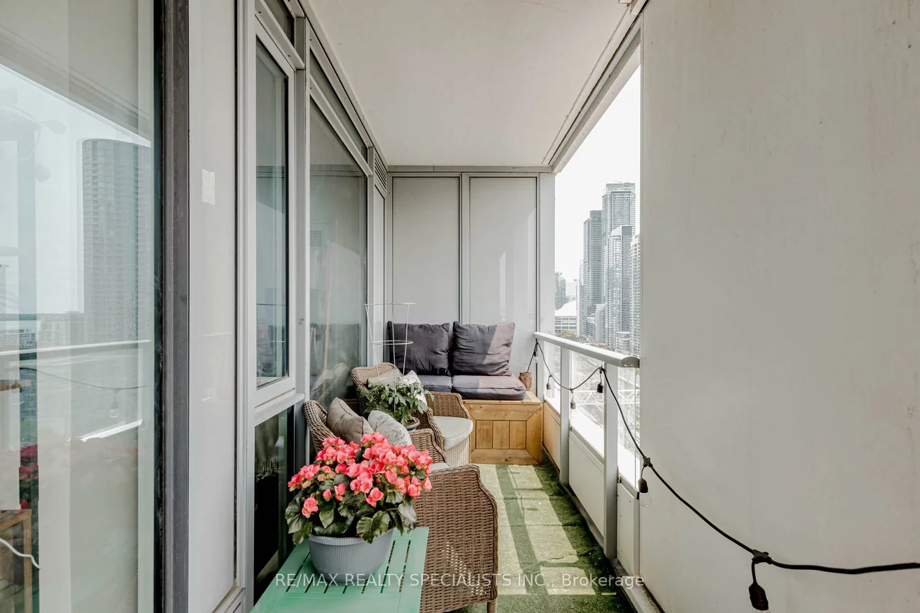 576, FRONT, Waterfront Communities C1, Toronto