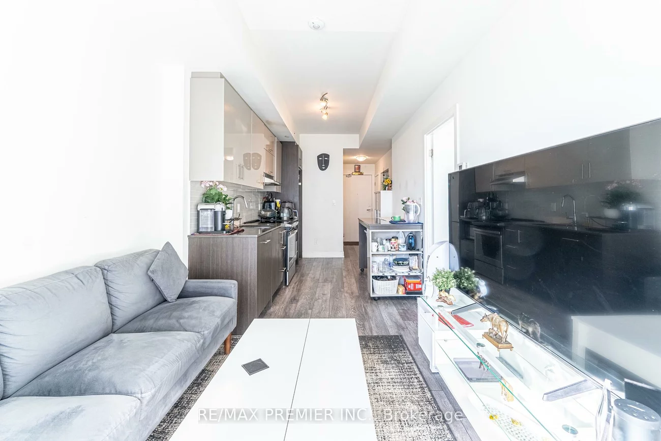 180, Fairview Mall, Don Valley Village, Toronto