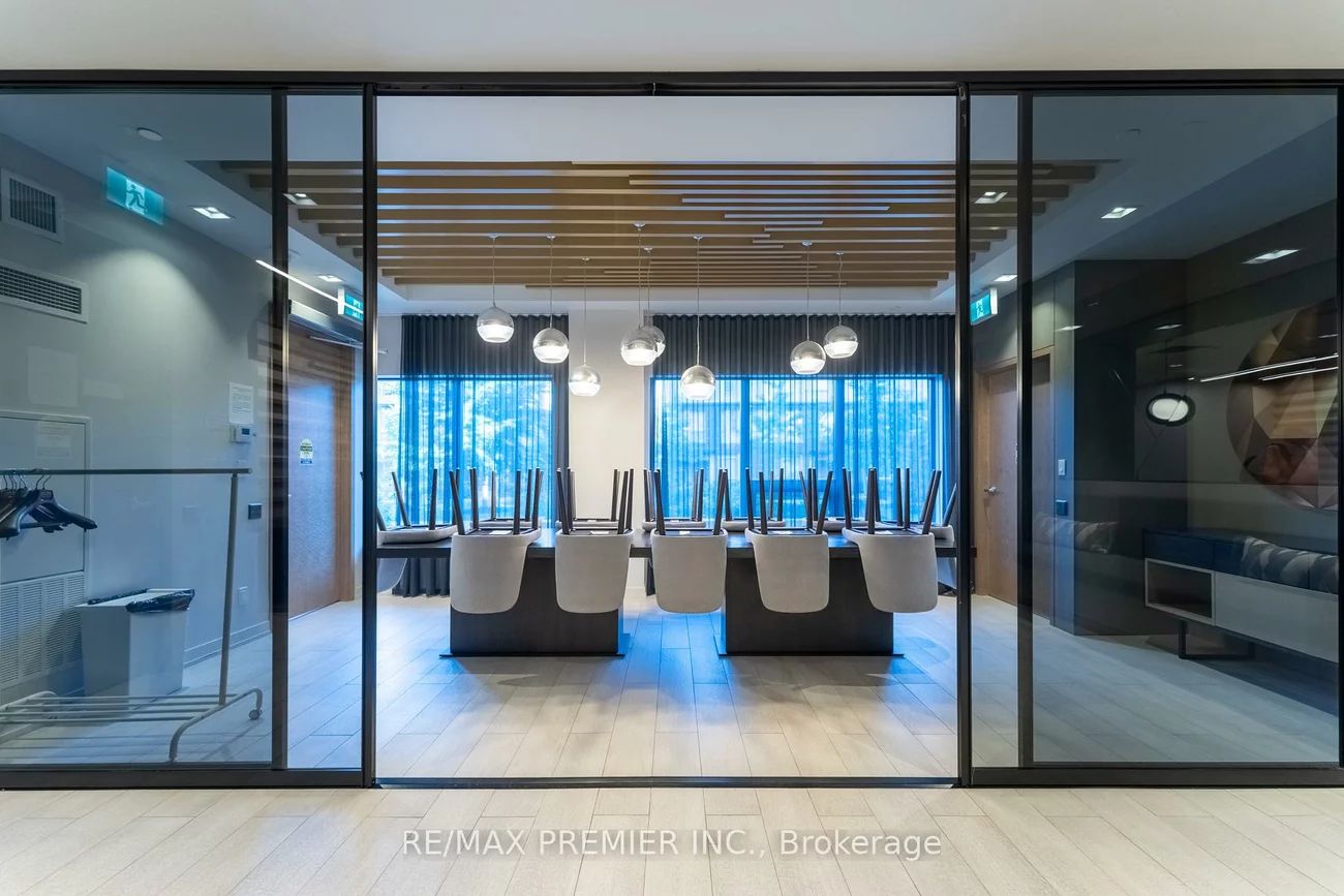 180, Fairview Mall, Don Valley Village, Toronto