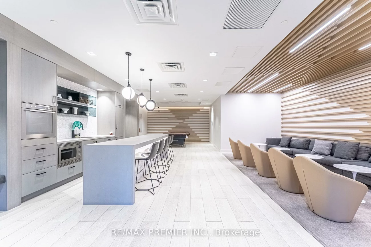 180, Fairview Mall, Don Valley Village, Toronto