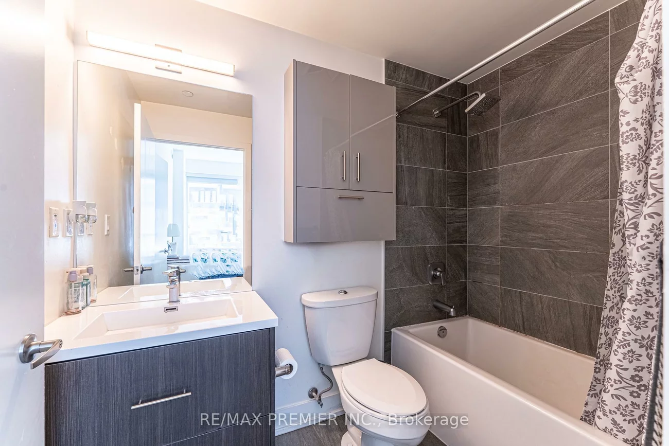 180, Fairview Mall, Don Valley Village, Toronto