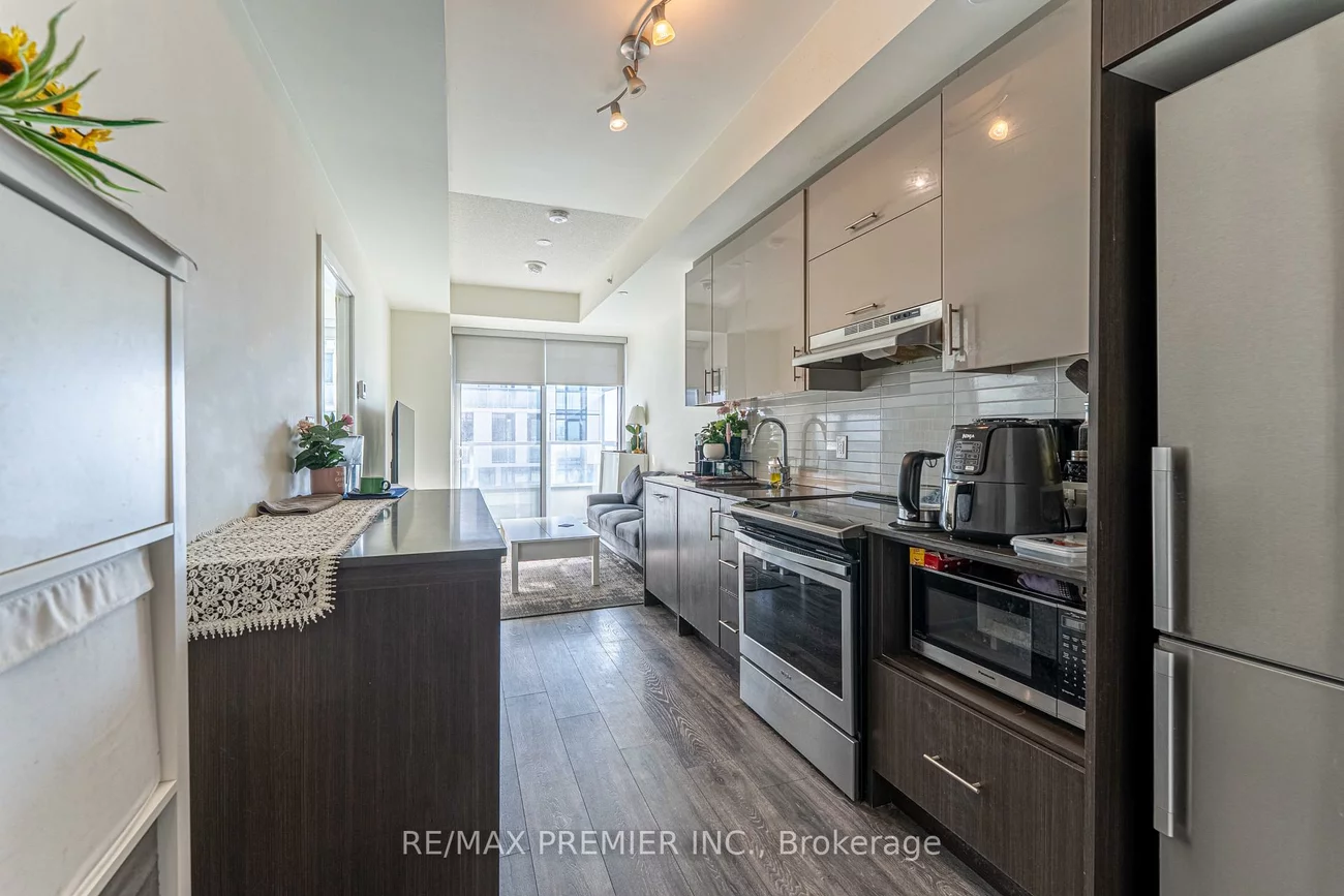 180, Fairview Mall, Don Valley Village, Toronto