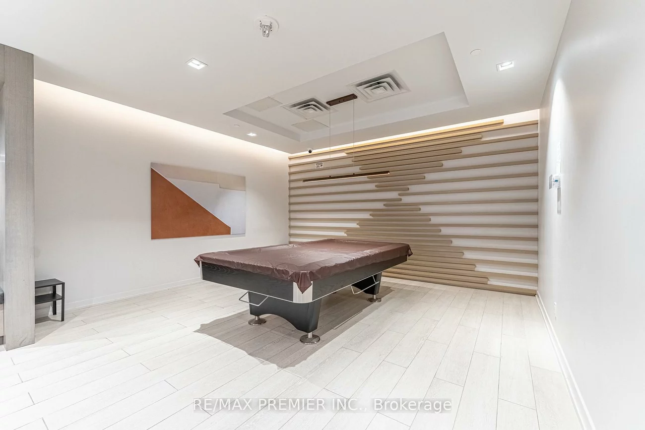 180, Fairview Mall, Don Valley Village, Toronto