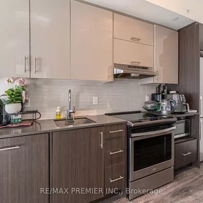 180, Fairview Mall, Don Valley Village, Toronto