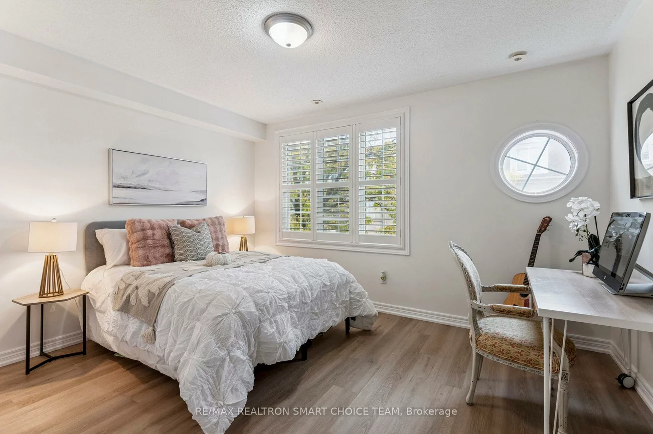 34, McBride, Willowdale West, Toronto