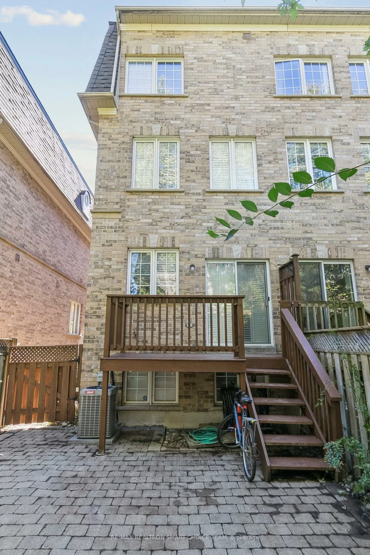 34, McBride, Willowdale West, Toronto