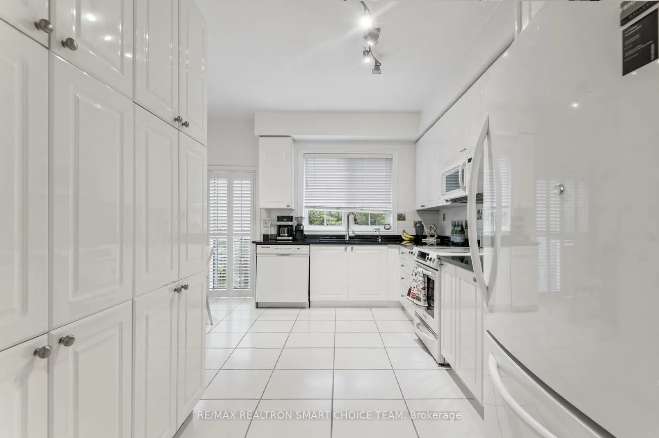 34, McBride, Willowdale West, Toronto
