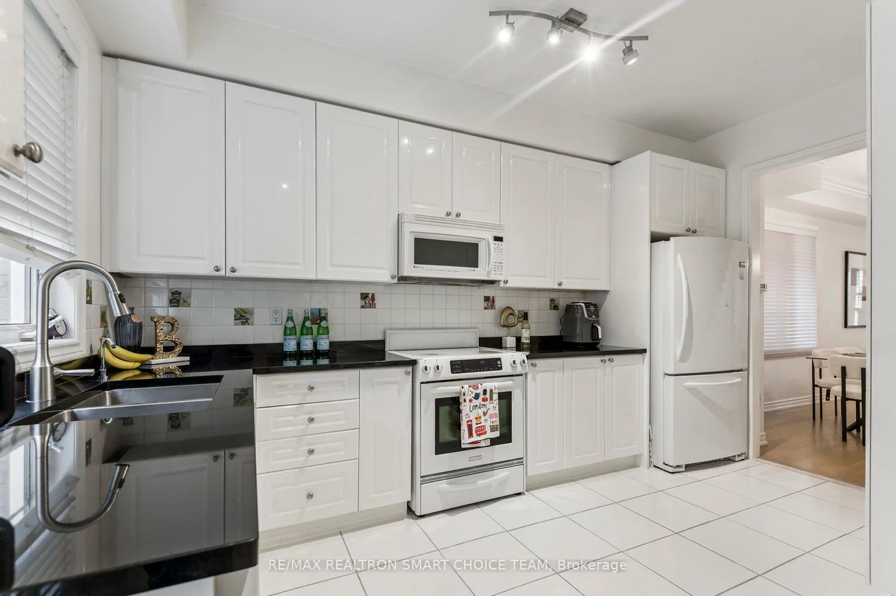 34, McBride, Willowdale West, Toronto