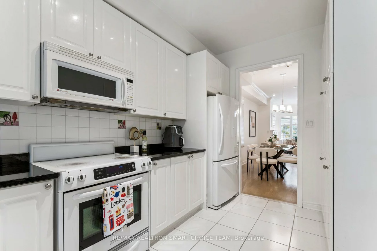 34, McBride, Willowdale West, Toronto