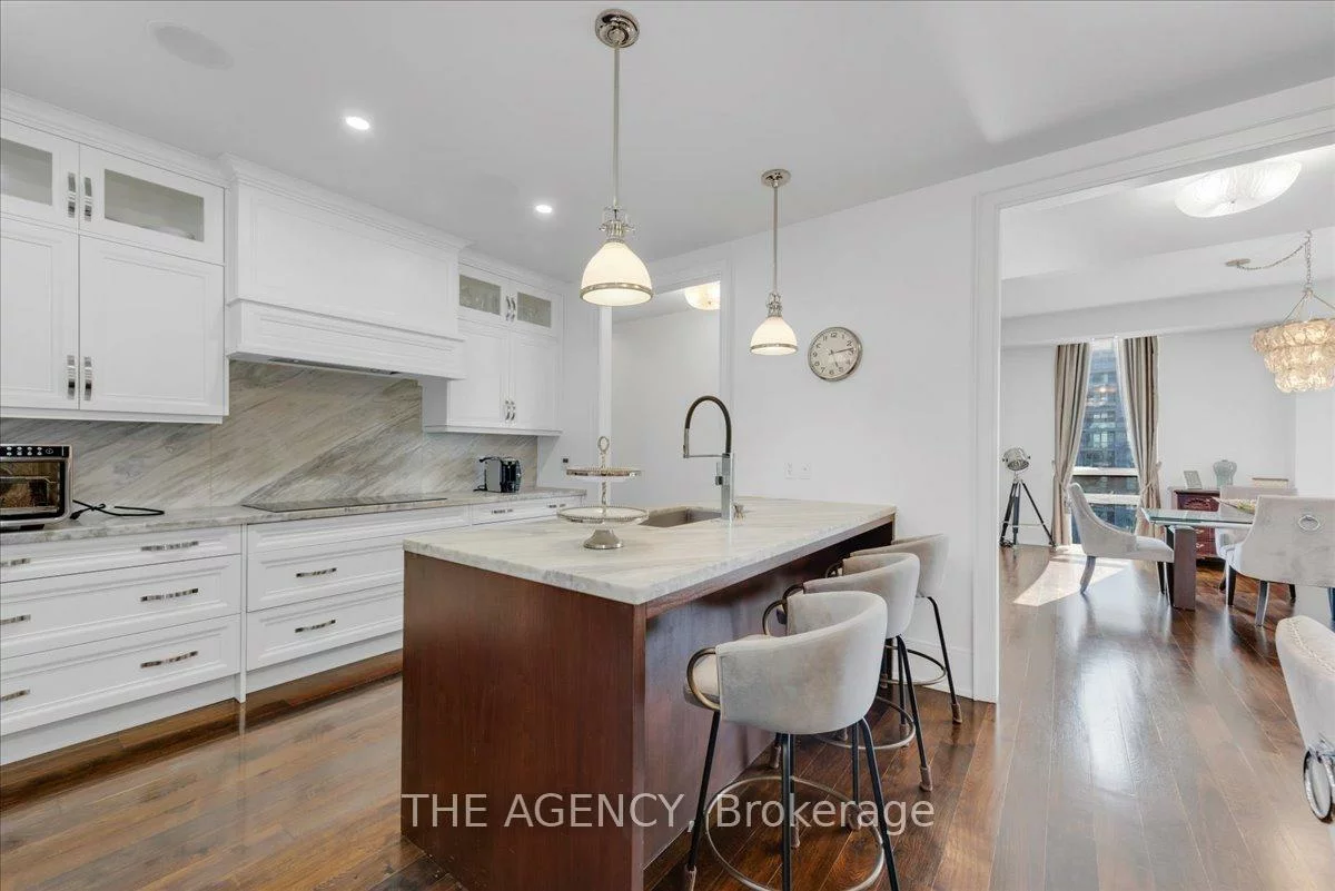 70, Roehampton, Mount Pleasant West, Toronto