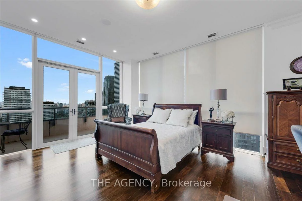 70, Roehampton, Mount Pleasant West, Toronto