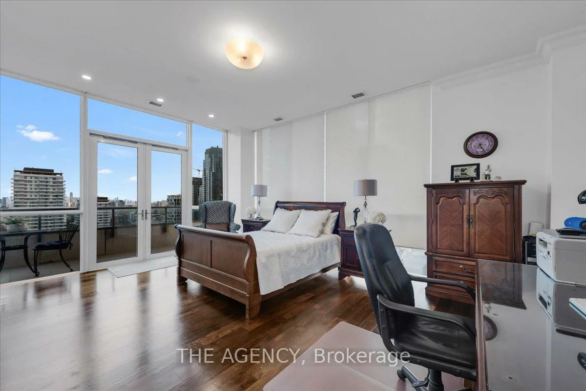 70, Roehampton, Mount Pleasant West, Toronto