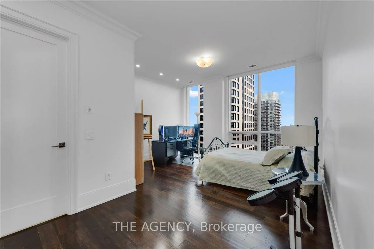 70, Roehampton, Mount Pleasant West, Toronto