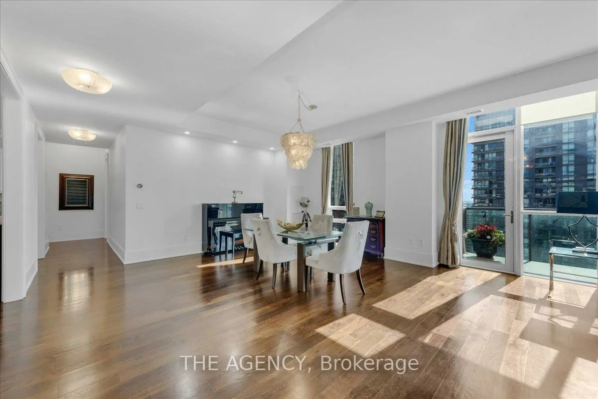 70, Roehampton, Mount Pleasant West, Toronto