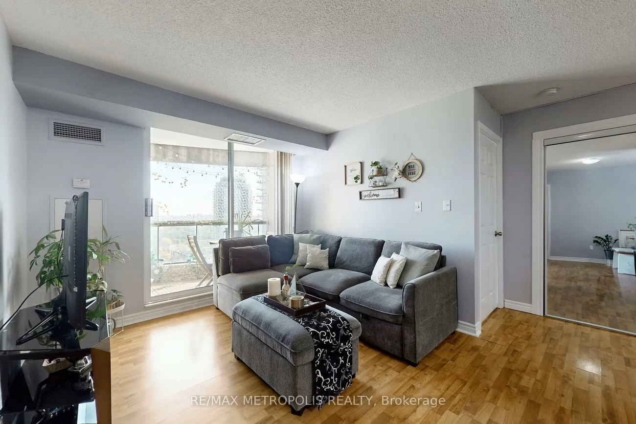 7, Lorraine, Willowdale West, Toronto