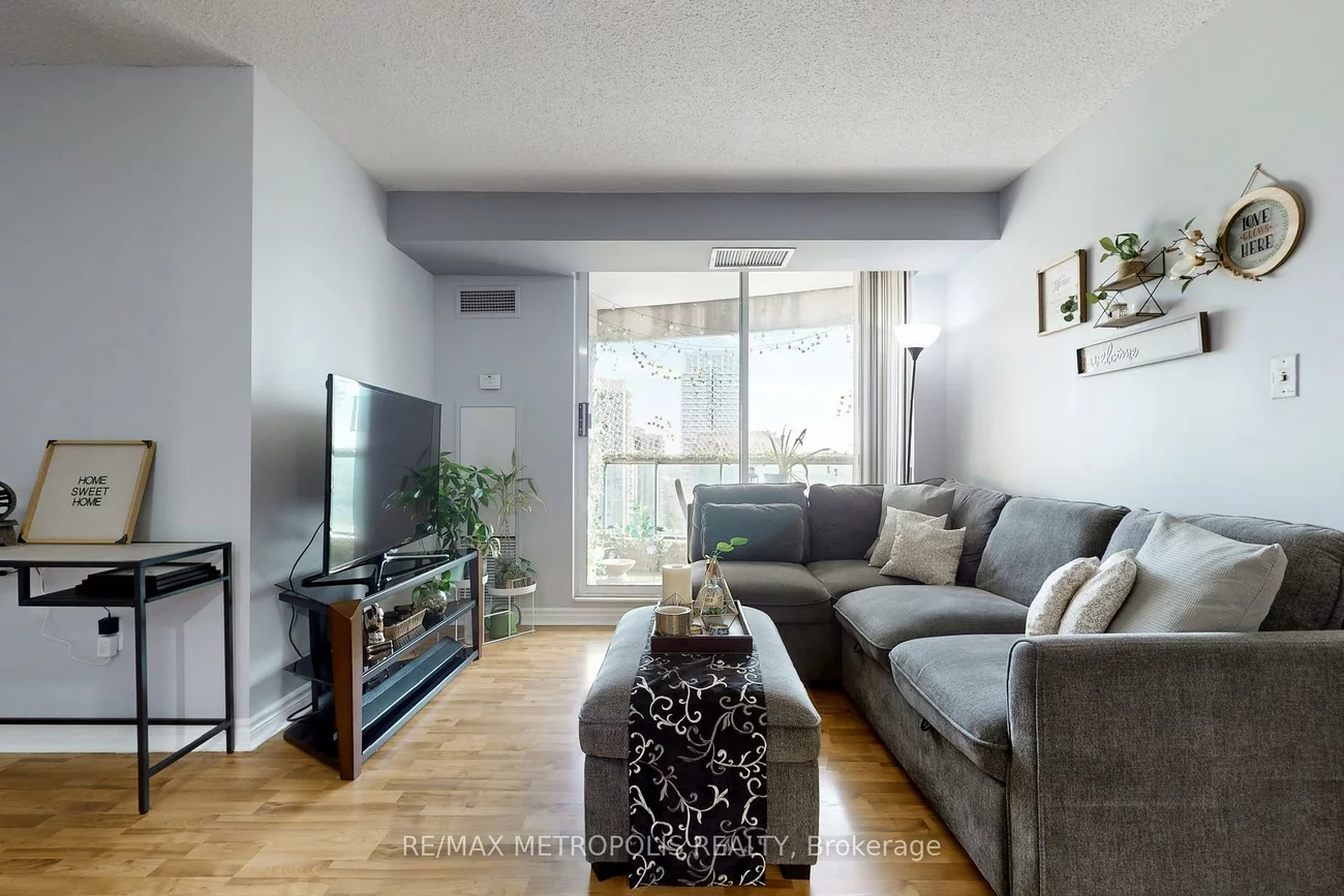 7, Lorraine, Willowdale West, Toronto