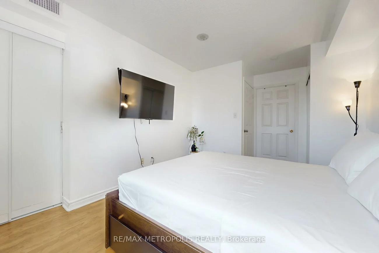 7, Lorraine, Willowdale West, Toronto