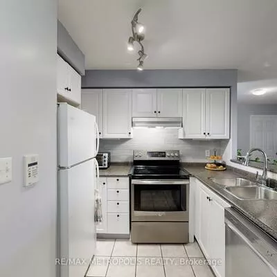 7, Lorraine, Willowdale West, Toronto
